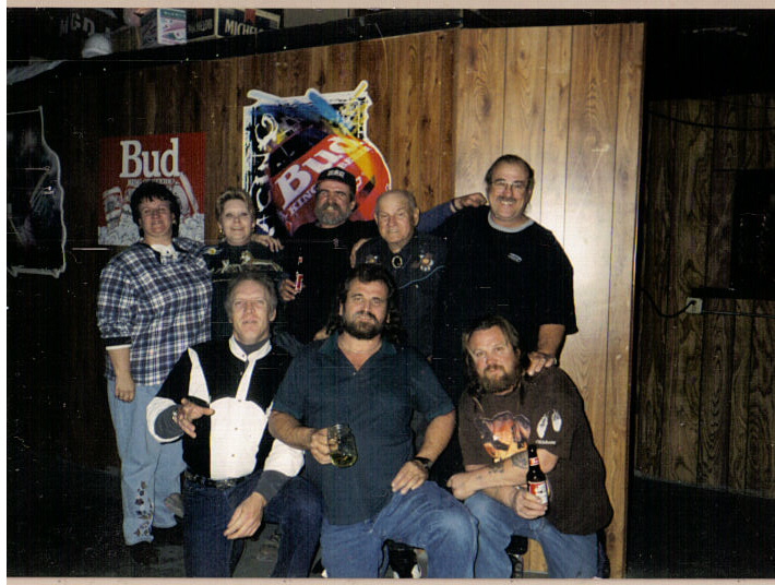 this is dad,rick,steve,jaque(sister by marriage),tina,ron,billy,joe 